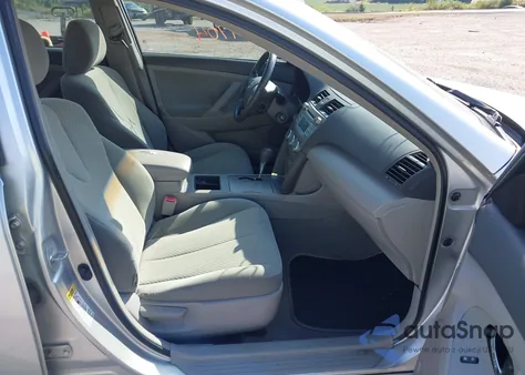 2007 Toyota Camry Le z USA, uszkodzony, nr VIN 4T4BE46K97R007057